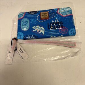 Disney Dooney & Bourke Vacation Club wallet NWT